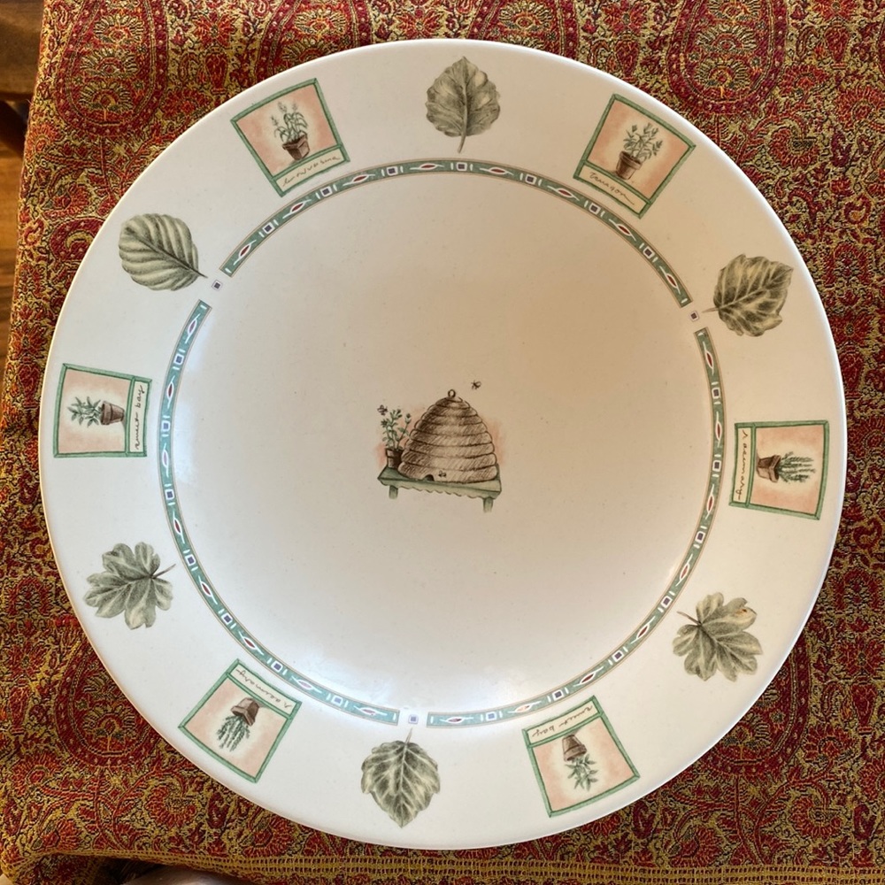 Vintage Pfaltzgraff USA Portfolio NatureWood  12 1/2” round fruit/serving bowl